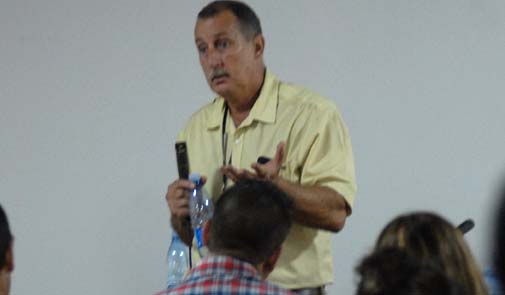 “Quien no diseñe su desarrollo en base al conocimiento está condenado al fracaso”, aseguró este lunes el Doctor en Ciencias Juan Triana Cordoví en su curso precongreso. Foto: Agustín Borrego