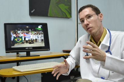 Tocar la pobreza con manos de médico