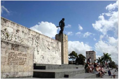 Rinden  tributo al Che  en Santa Clara