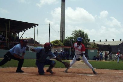 Liga Azucarera de Béisbol: Agua del tinajón para Granma