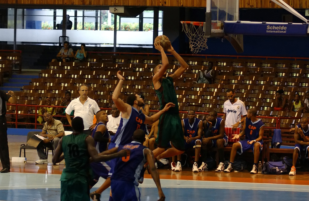 La poca asistencia de público es causada, entre otras cosas, por el horario de las competencias. Foto: César Augusto Rodríguez