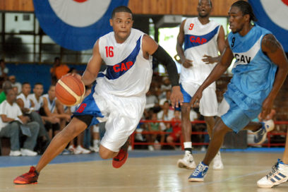 Capitalinos encabeza la Liga Superior de Baloncesto