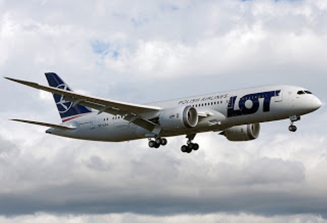 La línea aérea polaca clasifica entre varias que inauguran vuelos directos en la cercanía de la temporada de mayor afluencia de turistas a Cuba.