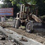 En unas semanas el acceso a Bayamo, desde Las Tunas, mostrará un separador central y una rotonda con un coche, símbolo contemporáneo de la ciudad.Foto: René Pérez Massola.