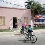 Los trabajadores de las escuelas y hospitales del territorio se incorporaron a las labores reconstructivas. En la imagen, la primaria José Antonio Saco.Foto: René Pérez Massola.