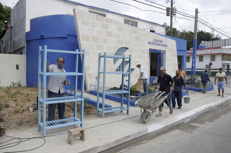 El Centro Multiservicios La Marquesita ampliará la oferta de ETECSA en el territorio. La nueva instalación contará con una sala de navegación y una tienda especializada en la venta y reparación de equipos. Foto: René Pérez Massola.