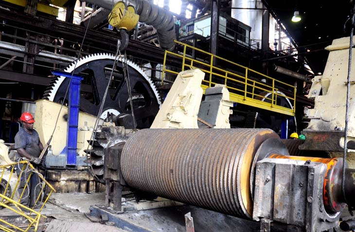 De la calidad de las reparaciones de la industria depende el éxito de la zafra. | foto: Roberto Carlos Medina