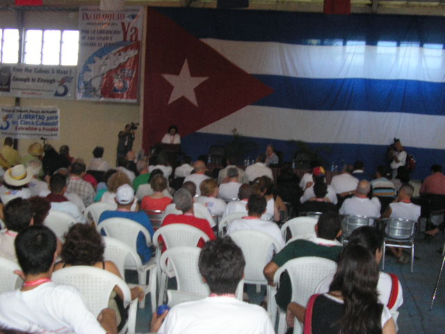 En las sesiones del Coloquio participan representantes de más de 40 países En las sesiones del Coloquio participan representantes de más de 40 países