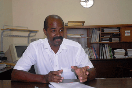 Lázaro Zequeira Pérez, secretario de la Asamblea Provincial del Poder Popular en Cienfuegos. Foto: Juan Carlos Dorado