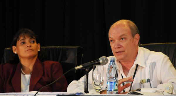 Entre sus principales atractivos figura la exención (cero por ciento) de los impuestos sobre las utilidades -durante los 10 primeros años-, por la utilización de la fuerza de trabajo y la contribución al desarrollo local, explicó el ministro durante la tercera jornada de la cita Entre sus principales atractivos figura la exención (cero por ciento) de los impuestos sobre las utilidades -durante los 10 primeros años-, por la utilización de la fuerza de trabajo y la contribución al desarrollo local, explicó el ministro durante la tercera jornada de la cita