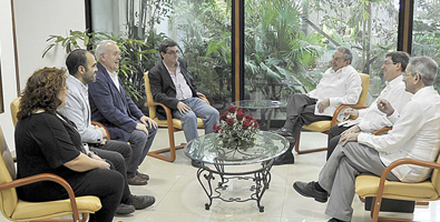 Visita de dirigentes comunistas españoles a Cuba. Foto: Estudios Revolución