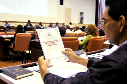 Analizan parlamentarios cubanos programa de ahorro energético