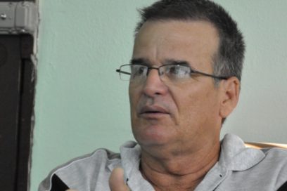 Armando construye su pieza