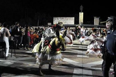 Gala artística en la plaza del Che por  triunfo revolucionario