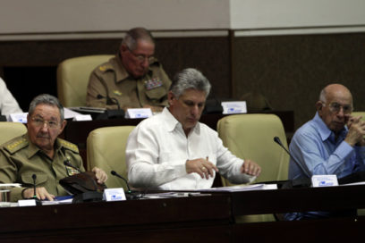 Raúl preside sesiones del Parlamento cubano