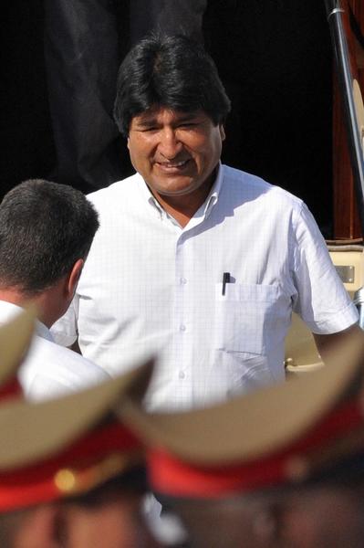 Evo Morales, a su llegada al aeropuerto Internacional José Martí de La Habana. Foto: AIN.
