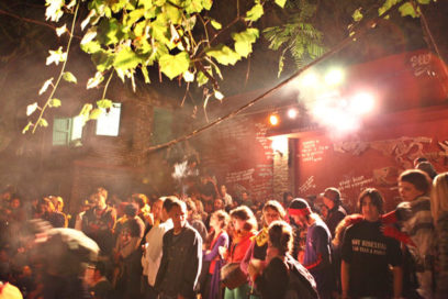 El Mejunje: tres décadas dejando pasar la luz