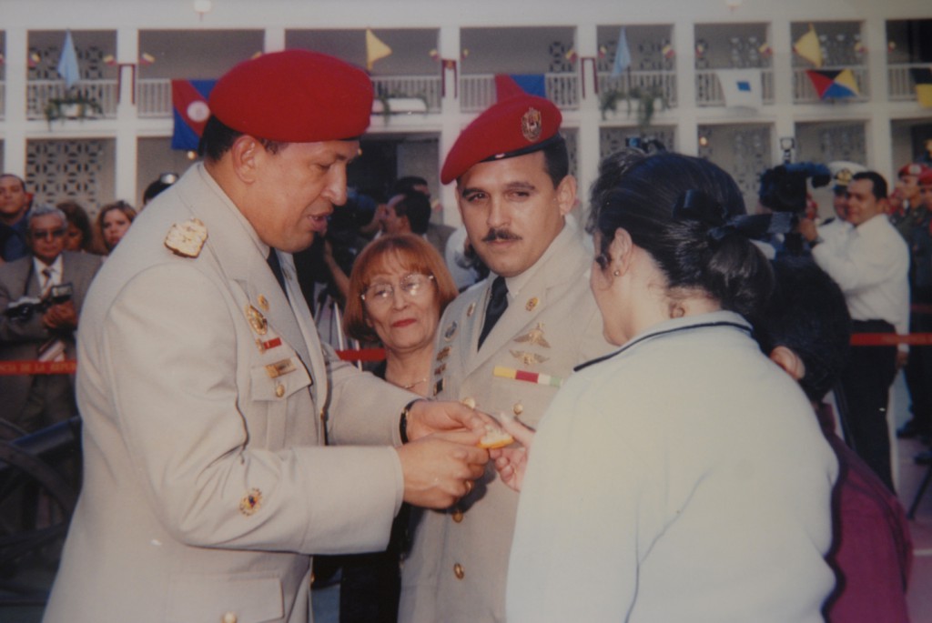 Su Comandante lo ascendió a mayor, a teniente coronel y a coronel. Solo no pudo ponerle los grados de general.