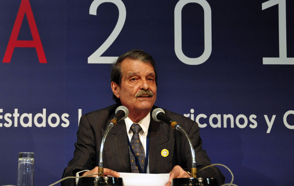 “Al nivel de los Coordinadores Nacionales se aprobó un importante documento que constituye un hito de esta Cumbre: la proclamación de América Latina y el Caribe como zona de paz”, anunció Abelardo Moreno, vicecanciller cubano, en encuentro con la prensa que cubre la II Cumbre de la Comunidad de Estados de Latinoamérica y el Caribe (CELAC). Foto: Ladyrene Perez/ Cubadebate