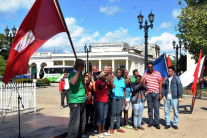 Bandera XX Congreso de la CTC en colectivos laborales