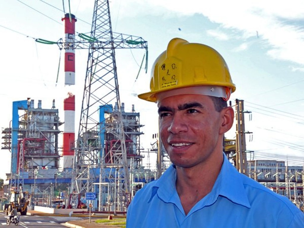 Denis Escalona Tillet, secretario general del buró sindical en la Empresa Termoeléctrica de Cienfuegos. |foto: Juan Carlos Dorado