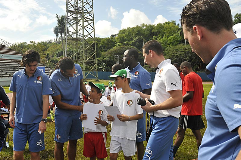 La clínica constituye una magnífica posibilidad para los chicos y sus entrenadores cubanos