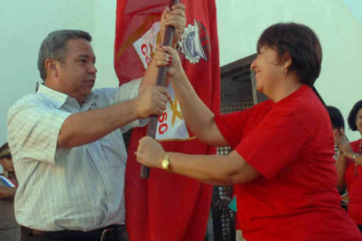 Abanderan delegación santiaguera al XX Congreso de la CTC