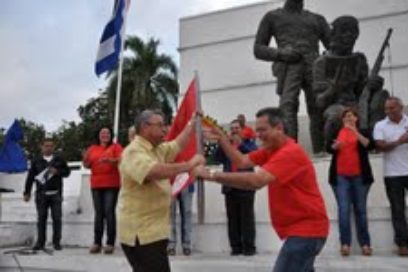 Flamea la bandera XX Congreso en manos espirituanas