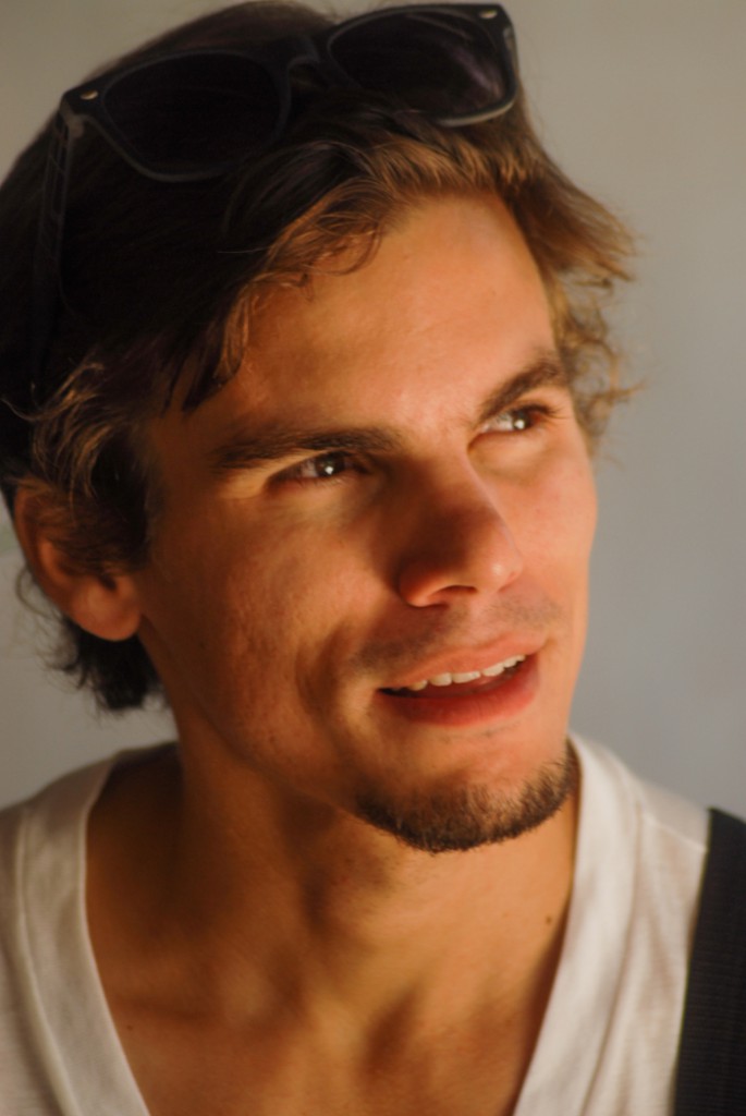 Chuli considera que hace falta más exigencia en la academia para formar mejores pintores. Foto: Leandro Armando Pérez Pérez.  