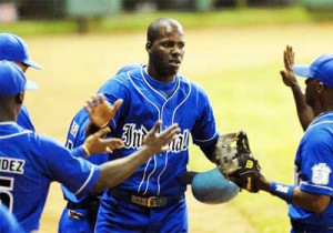 Rudy Reyes decidió para Industriales con jonrón