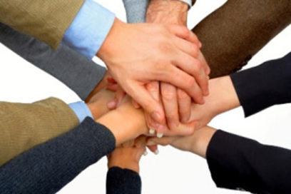 Una obra y dos banderas