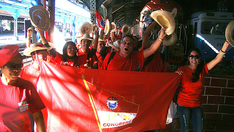 XX Congreso de la CTC, llegada de los Delegados a esta cita de sindicalistas cubanos,en la Terminal de Trenes de La Coubre