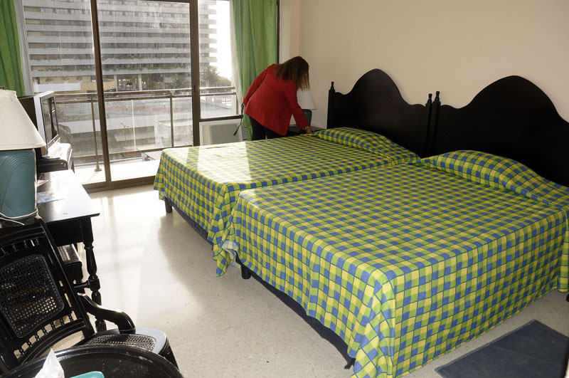 En las habitaciones del Complejo hotelero Neptuno-Tritón sobresalen la austeridad y el buen gusto. Fotos: René Pérez Massola.