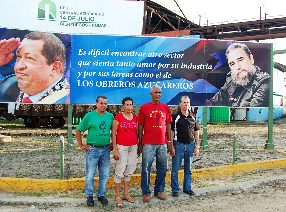 Los delegados del sector azucarero de Cienfuegos (falta uno en la foto) aseguraron que representarán dignamente a los trabajadores en el XX Congreso de la CTC.