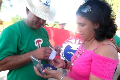 Delegados tuneros recorren centros  laborales