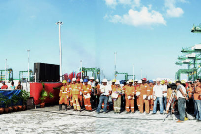 Reconocen a trabajadores de la primera etapa de desarrollo del Mariel