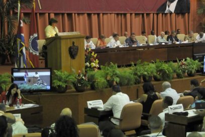 Aprueban delegados dictámenes de la comisiones