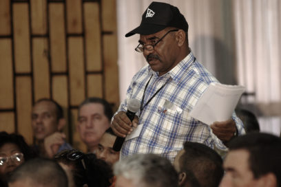 Con los pies en la tierra