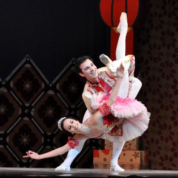Grettel Morejón y Ernesto Álvarez en el pas de deux de Cascanueces. Foto: Del autor