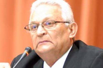 Convertir a los profesores universitarios como verdaderos educadores