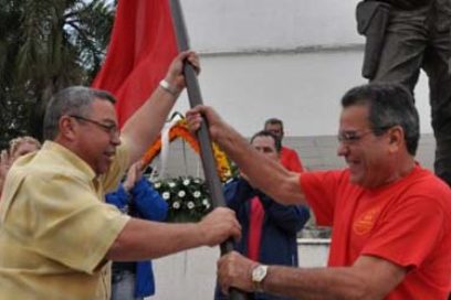 Termina su travesía la enseña obrera