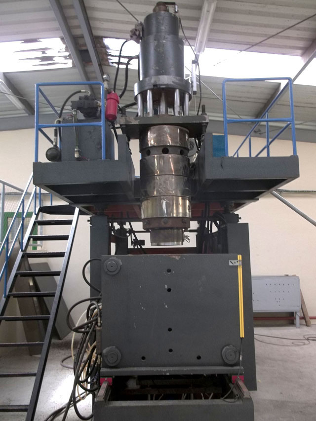 Continúa inactiva la extrusora importada para fabricar los bidones de 20 litros en la propia planta de FitoMas-E.