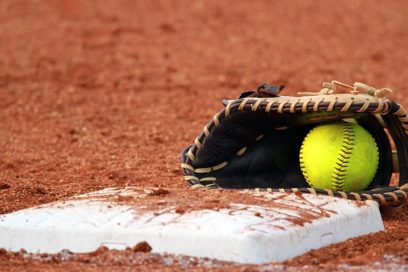 En marcha edición 25 de la Copa Lázaro Peña de softbol en Cienfuegos