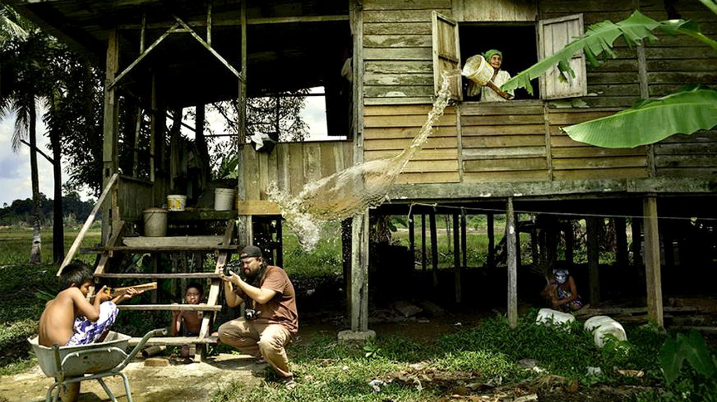 "Photographer story - Behind the scene" consagró a Hairul Azisi Harun (Malasia) en la categoría En un instante 