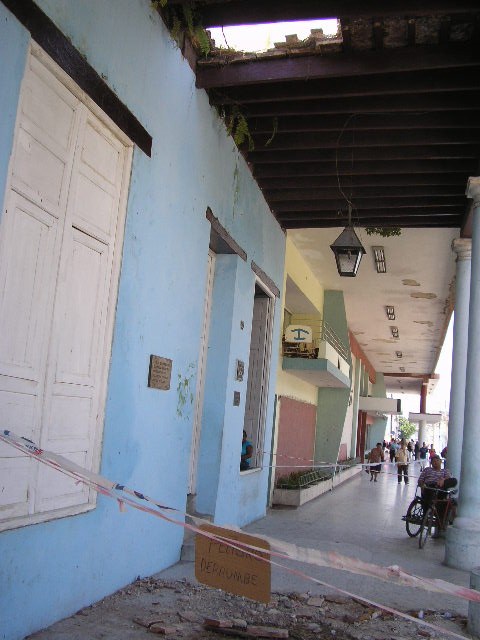 El resturante volvió a cerrarse por el derrumbe del portal.