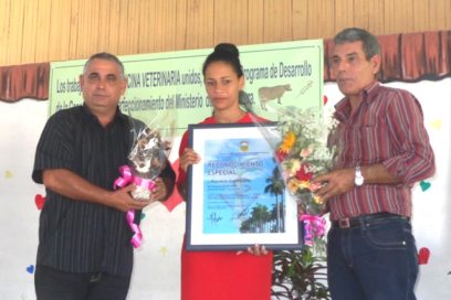 Celebran acto nacional por el Día de la Medicina Veterinaria