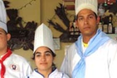 Jóvenes cocineros hacen gala de sus habilidades