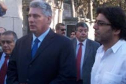 Vicepresidente cubano rinde homenaje a Allende y Gladys Marín