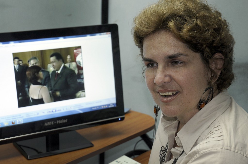 En mi computadora preservo muchas carpetas con grabaciones de sus discursos. Pensando en positivo como haría él, su ausencia prefiero sentirla como una partida física, expresa Angélica Paredes. Foto: René Pérez Massola.