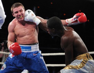 El desenlace adverso de Julio César La Cruz, en el tope frente a Rusia, fue un claro despojo. Ese tipo de fallos arbitrales podrían marcar los play off de la Serie Mundial de Boxeo.